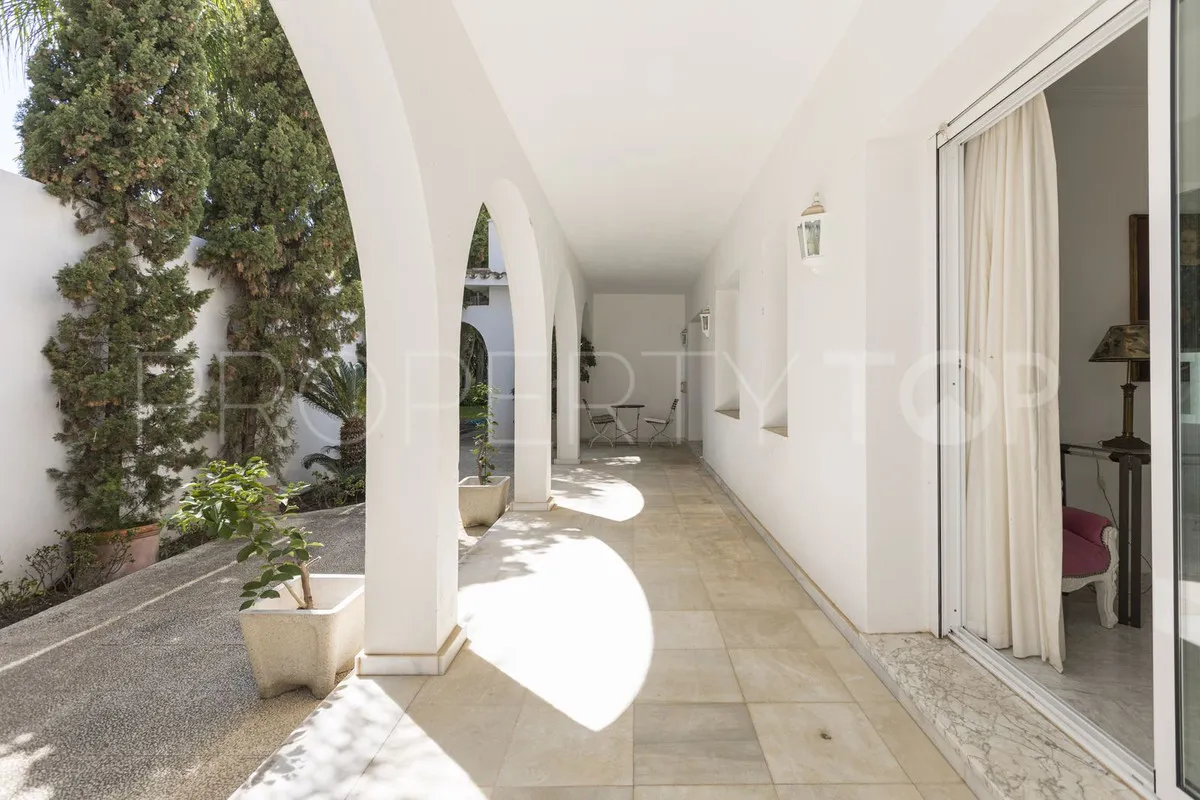 For sale Los Monteros villa