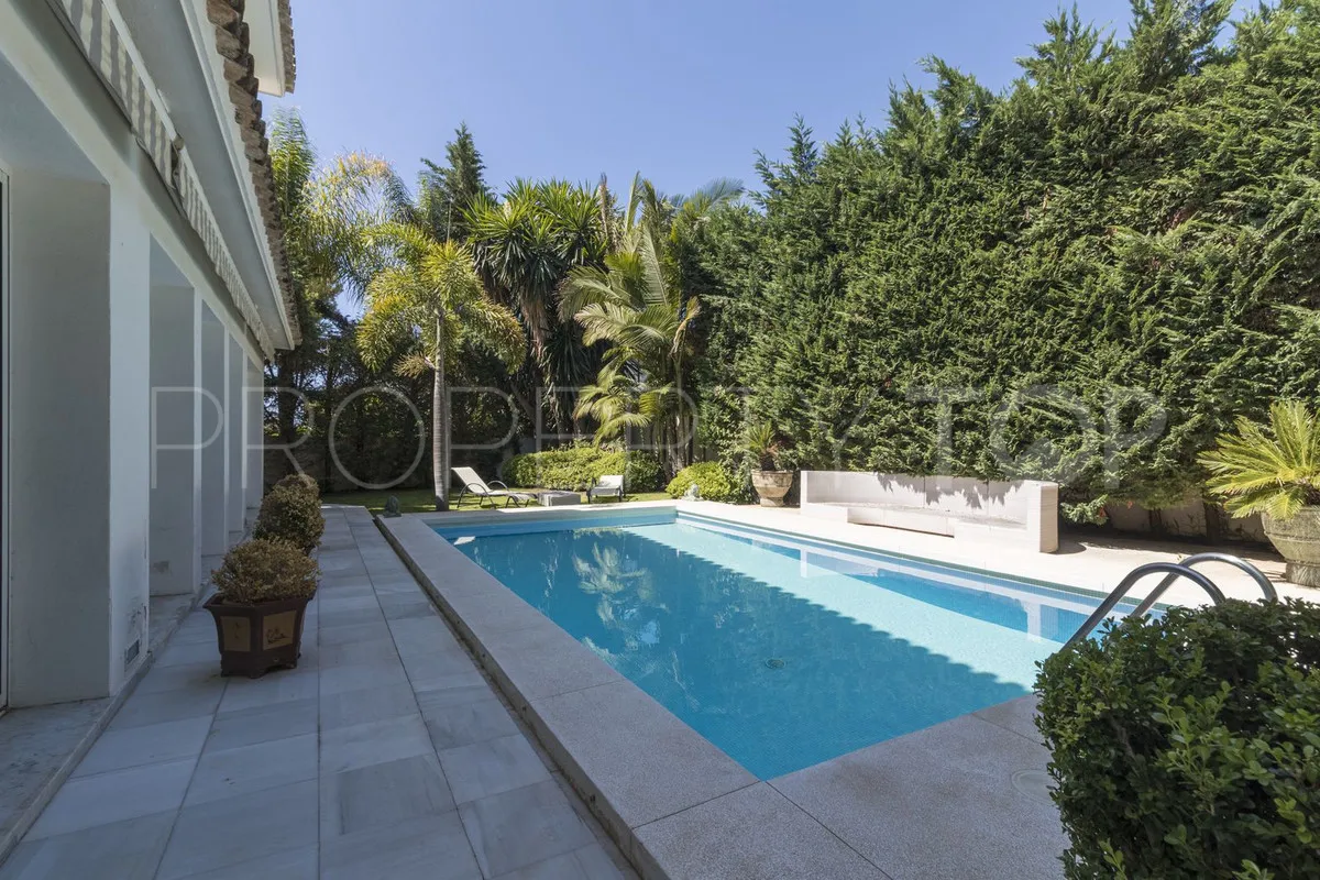 For sale Los Monteros villa