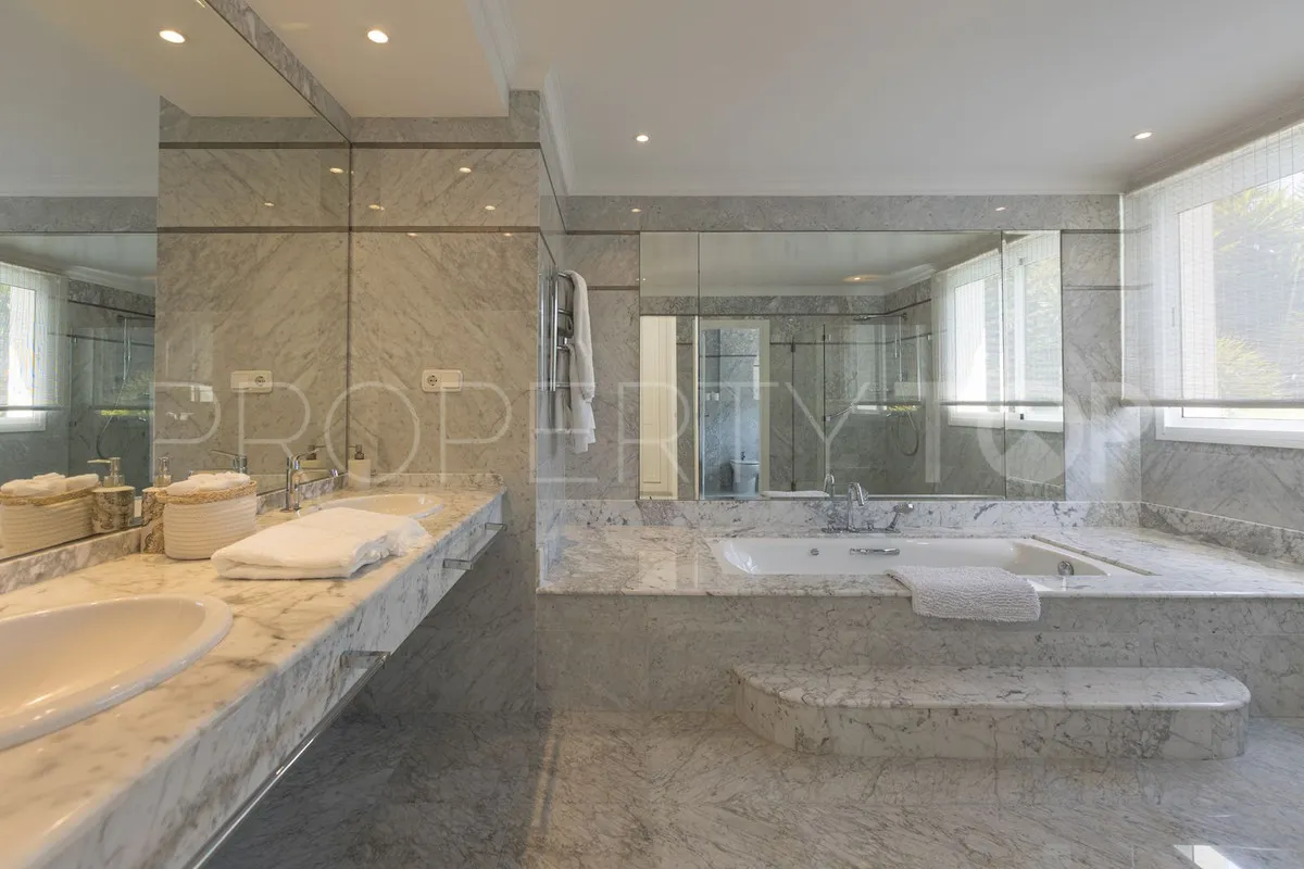 For sale Los Monteros villa