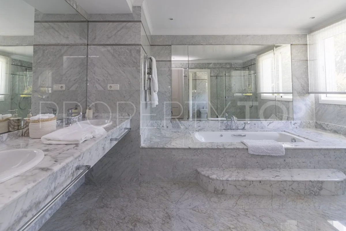 For sale Los Monteros villa