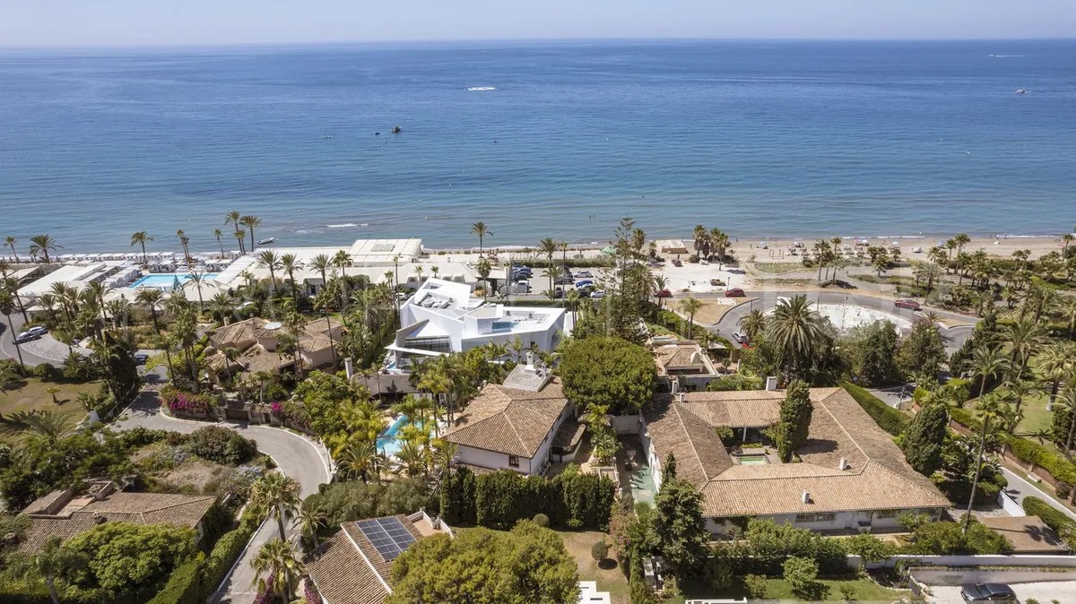 For sale Los Monteros villa