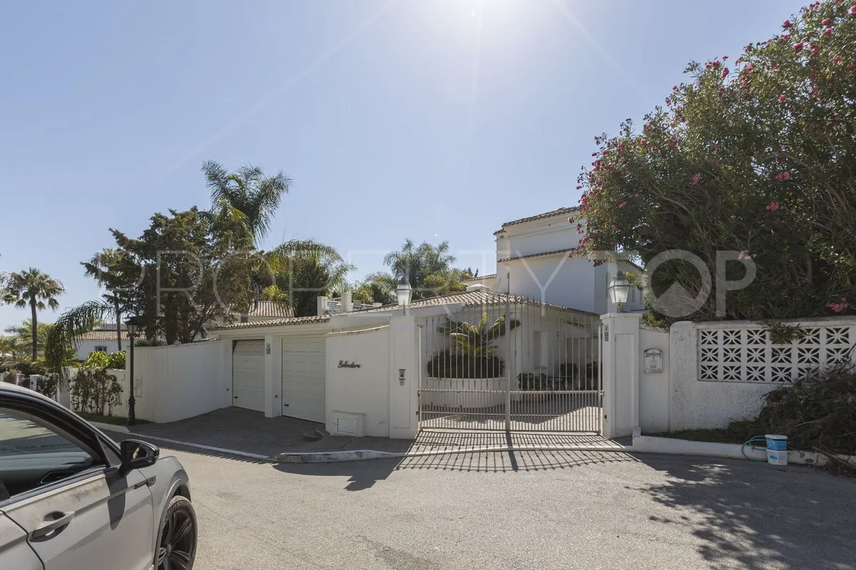 For sale Los Monteros villa