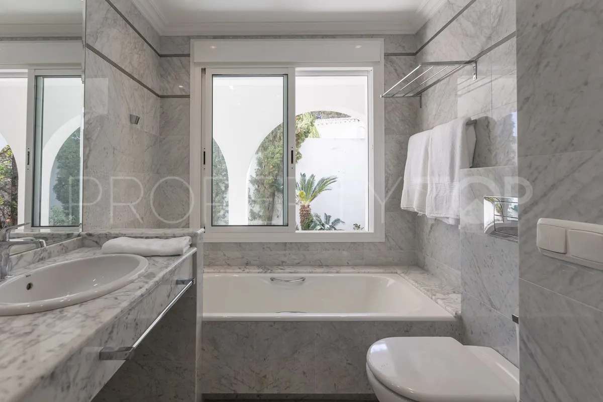 For sale Los Monteros villa