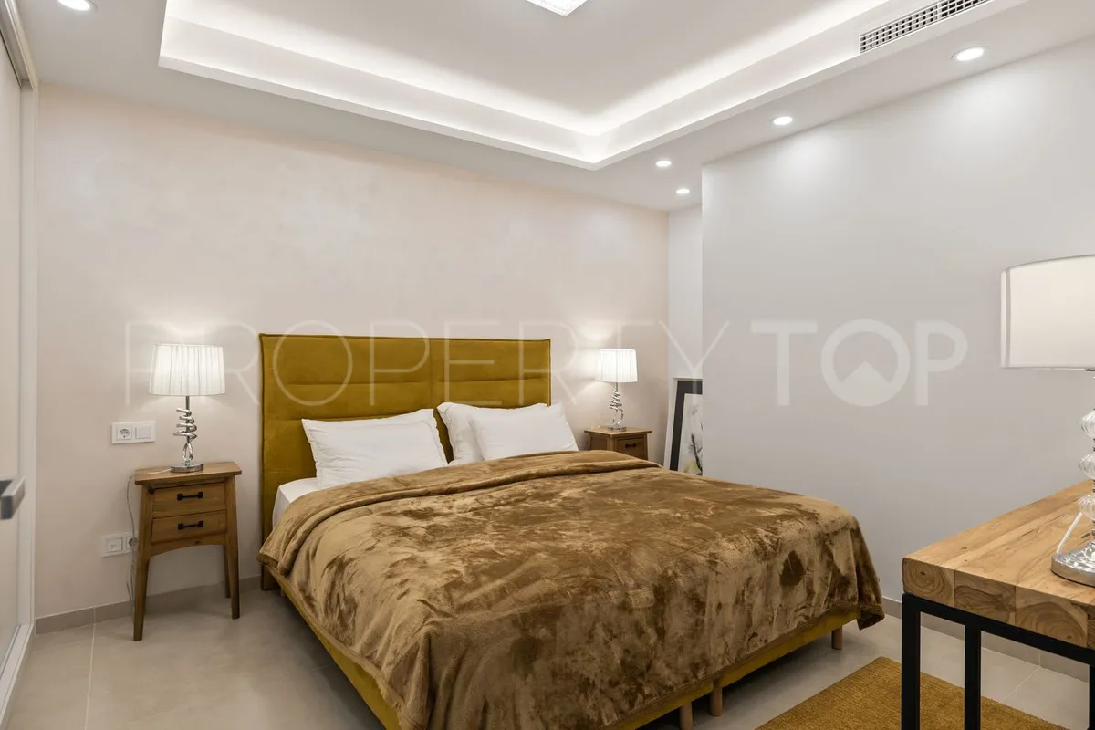 Apartamento planta baja con 7 dormitorios en venta en Nueva Andalucia