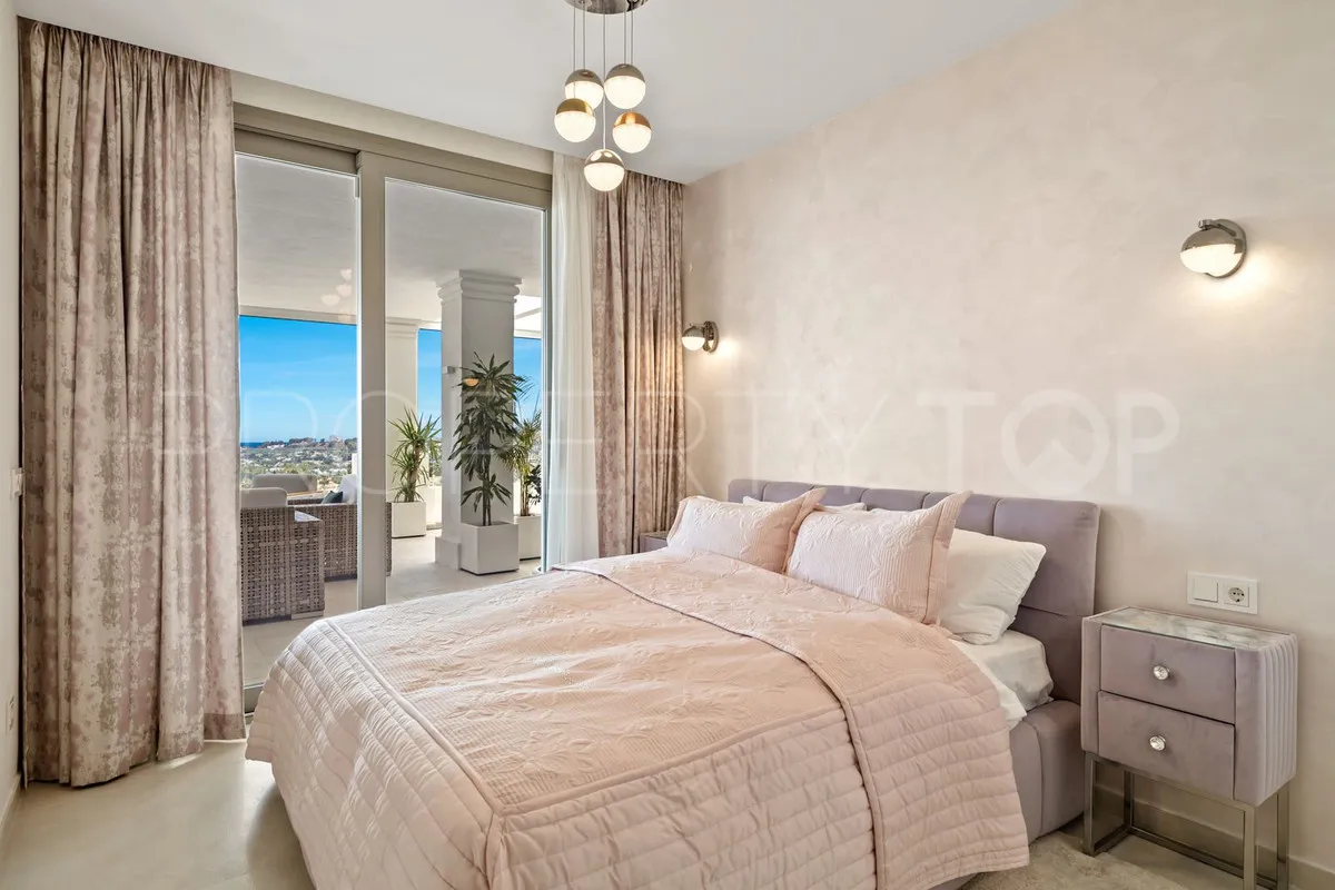 Apartamento planta baja con 7 dormitorios en venta en Nueva Andalucia