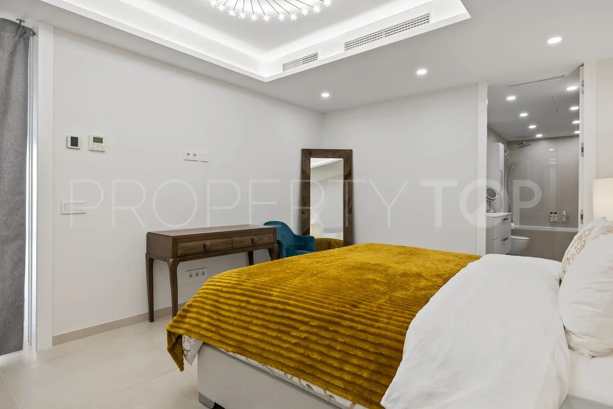 Apartamento planta baja con 7 dormitorios en venta en Nueva Andalucia