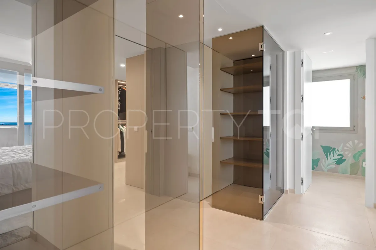 Apartamento planta baja con 7 dormitorios en venta en Nueva Andalucia
