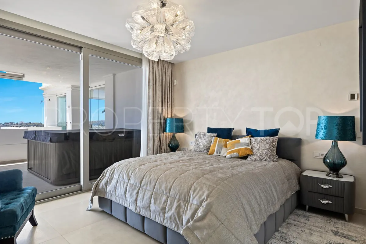 Apartamento planta baja con 7 dormitorios en venta en Nueva Andalucia