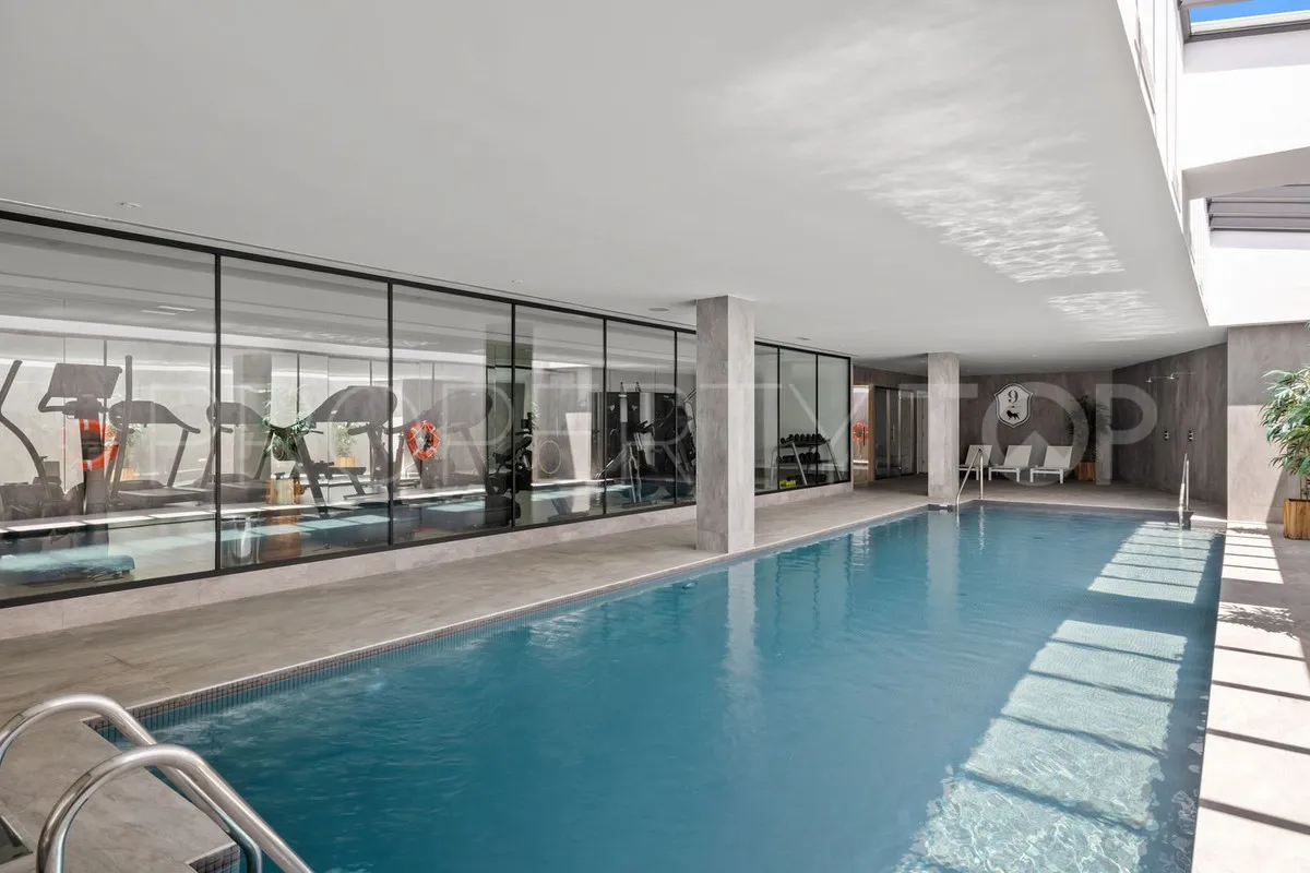 Apartamento planta baja con 7 dormitorios en venta en Nueva Andalucia