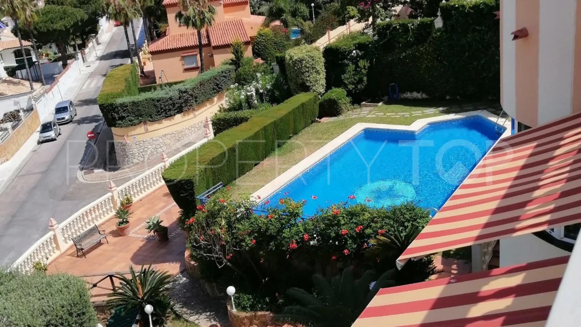 Comprar villa con 7 dormitorios en Benalmadena