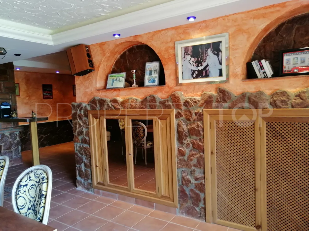 Comprar villa con 7 dormitorios en Benalmadena