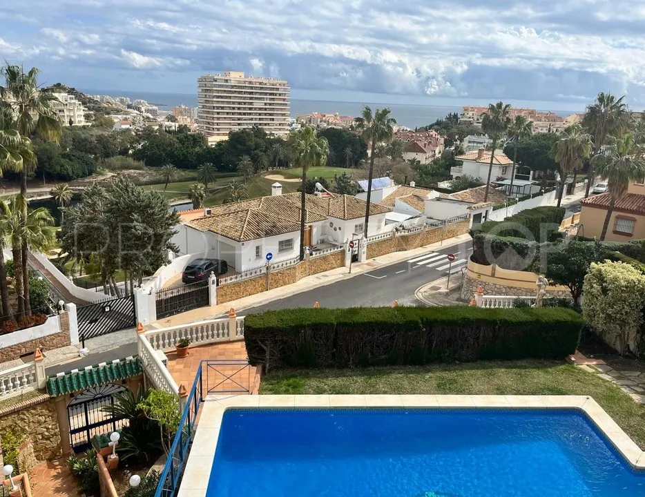 Comprar villa con 7 dormitorios en Benalmadena