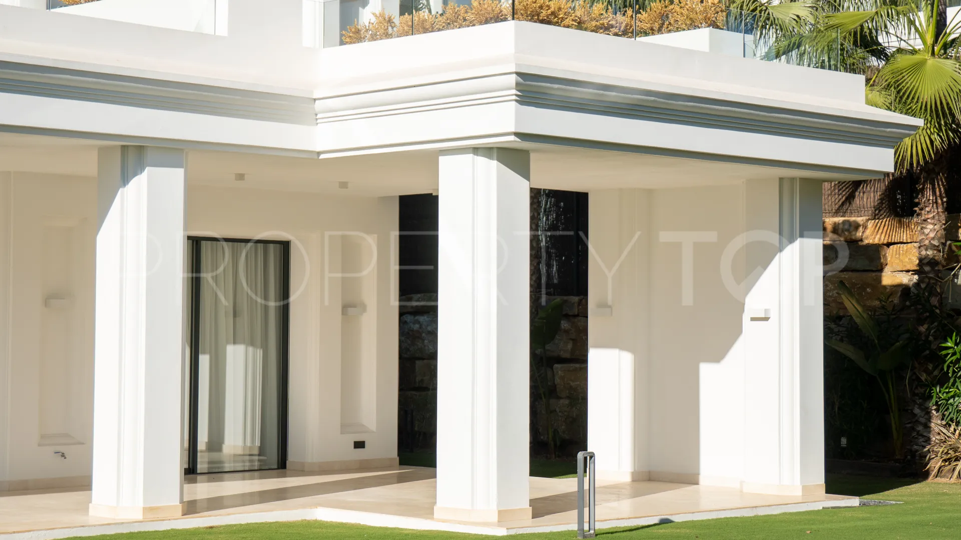 Villa en venta con 5 dormitorios en Marbella Ciudad