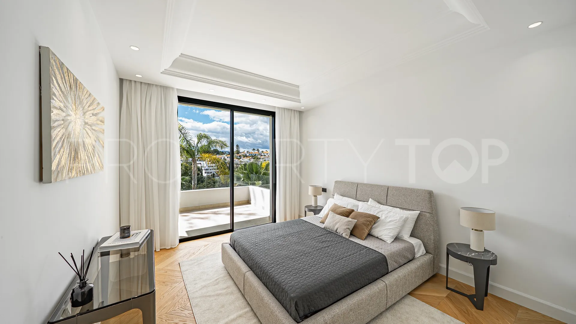 Villa en venta con 5 dormitorios en Marbella Ciudad