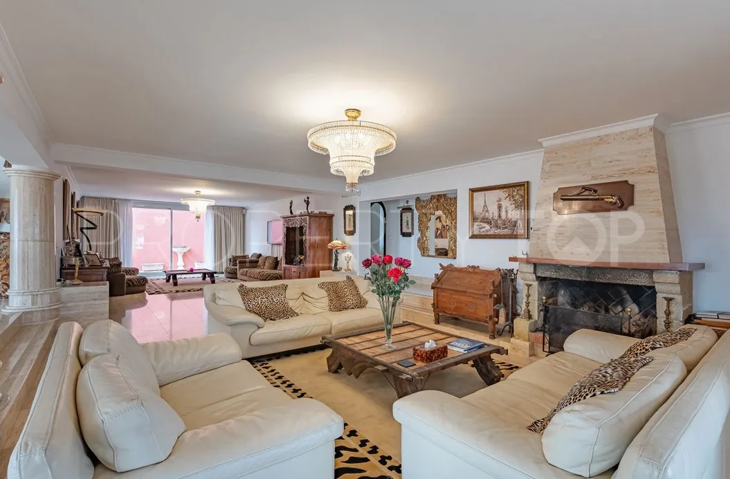 Estepona villa for sale