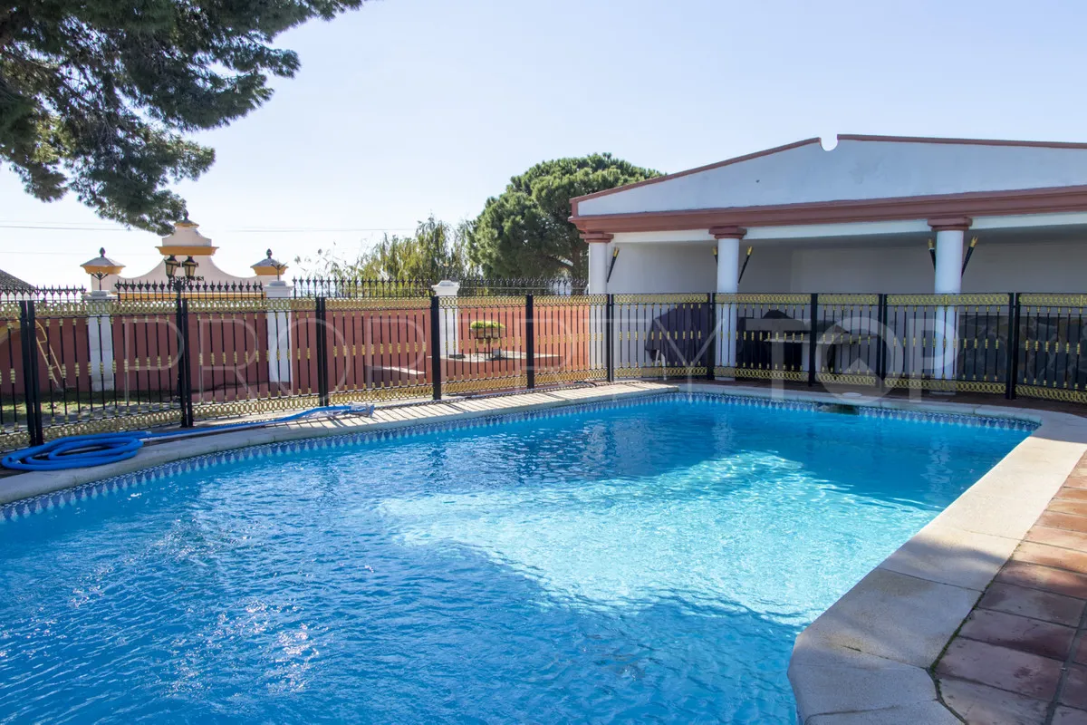 Estepona villa for sale