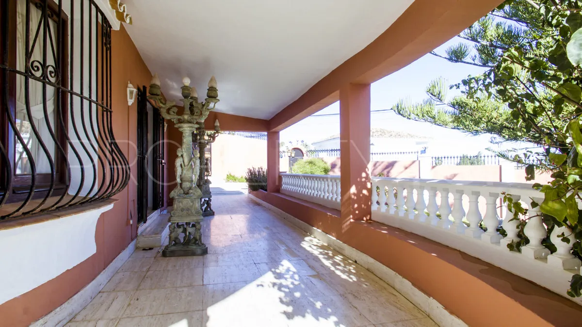Estepona villa for sale