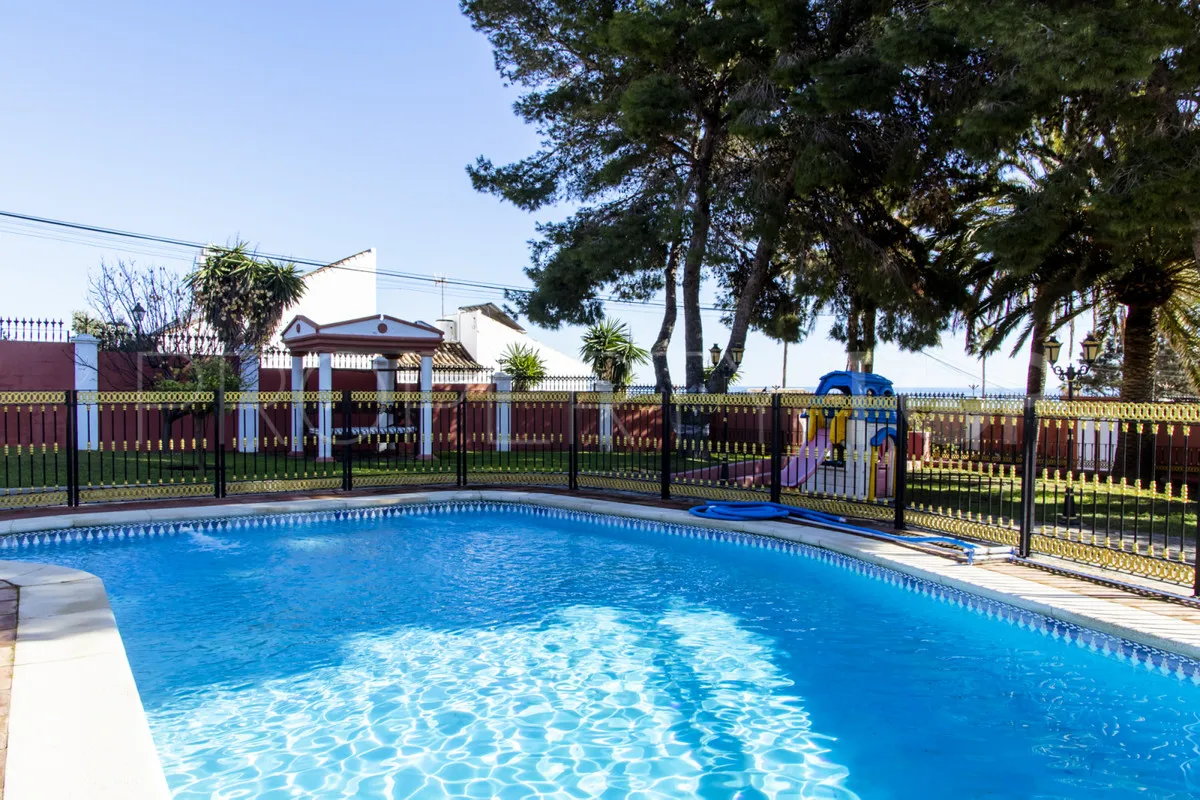 Estepona villa for sale