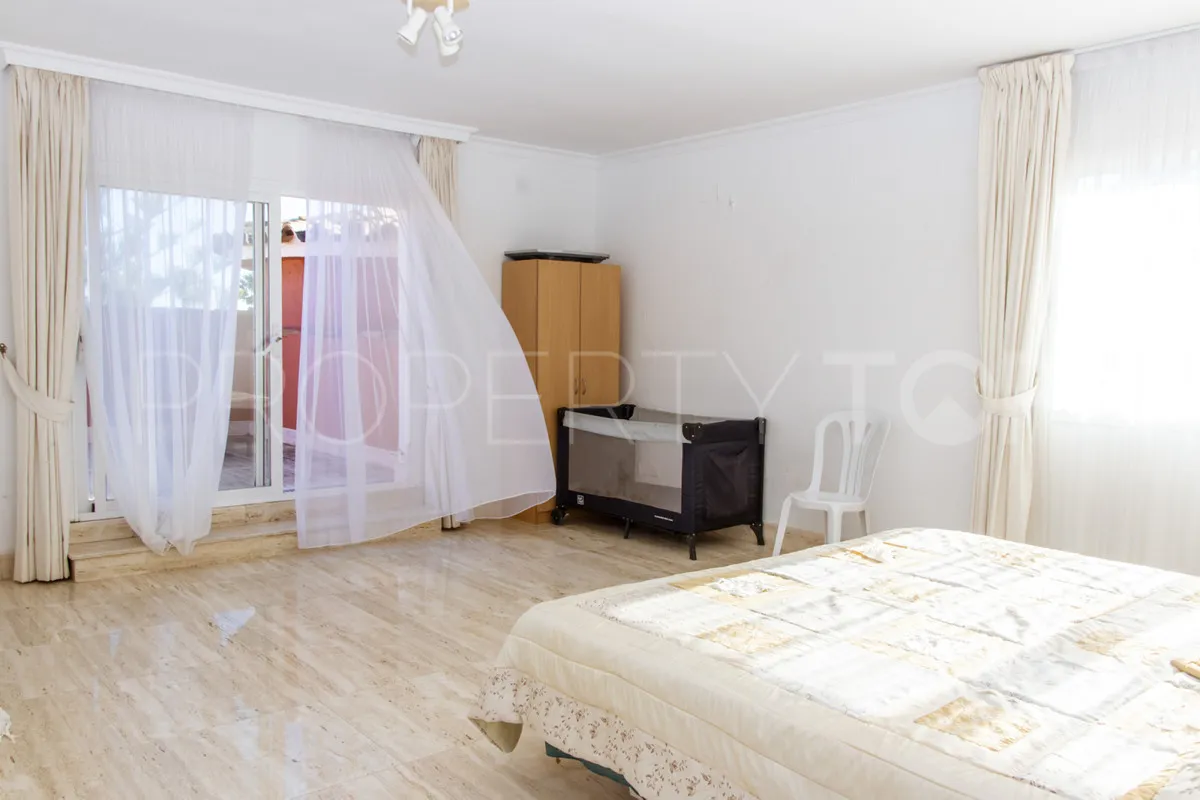 Estepona villa for sale