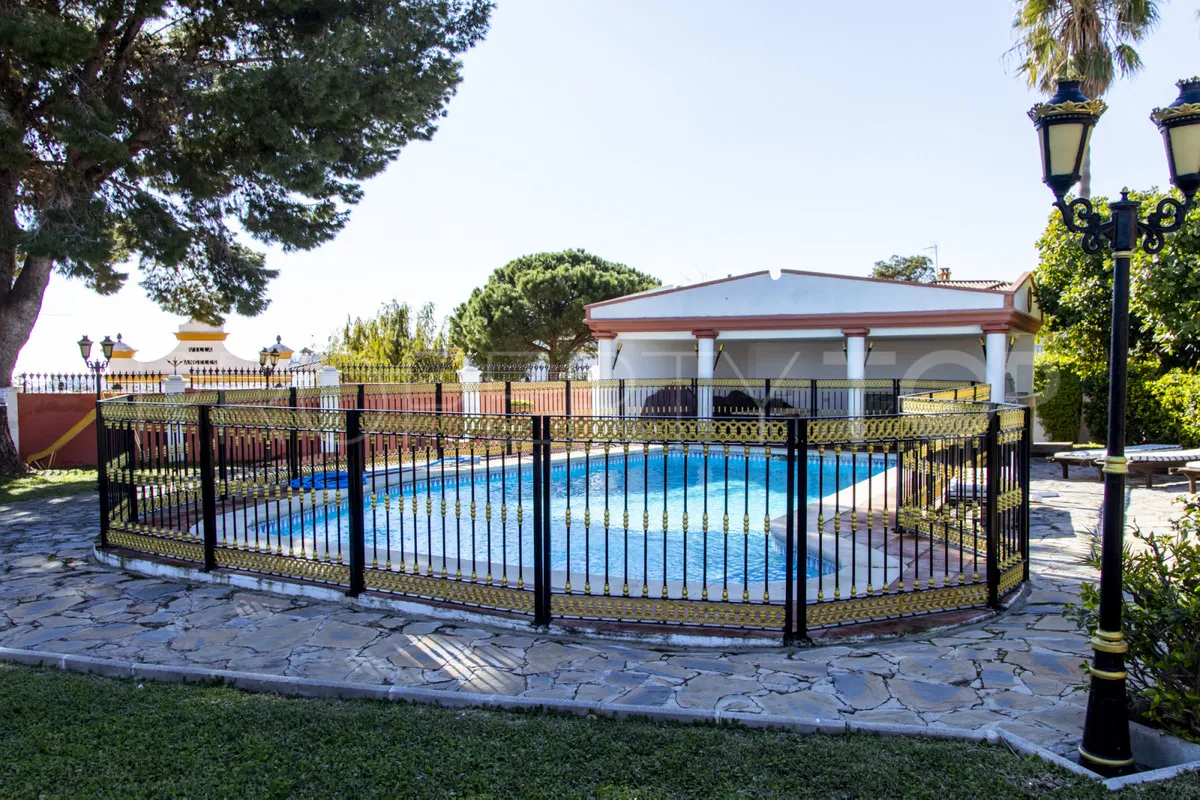 Estepona villa for sale