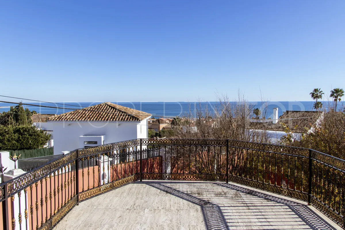 Estepona villa for sale