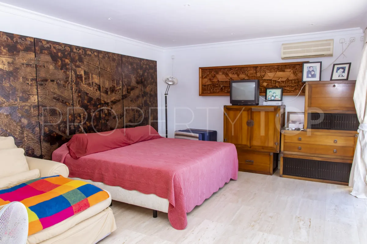 Estepona villa for sale