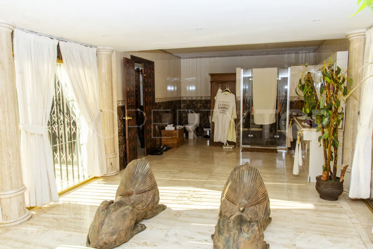 Estepona villa for sale