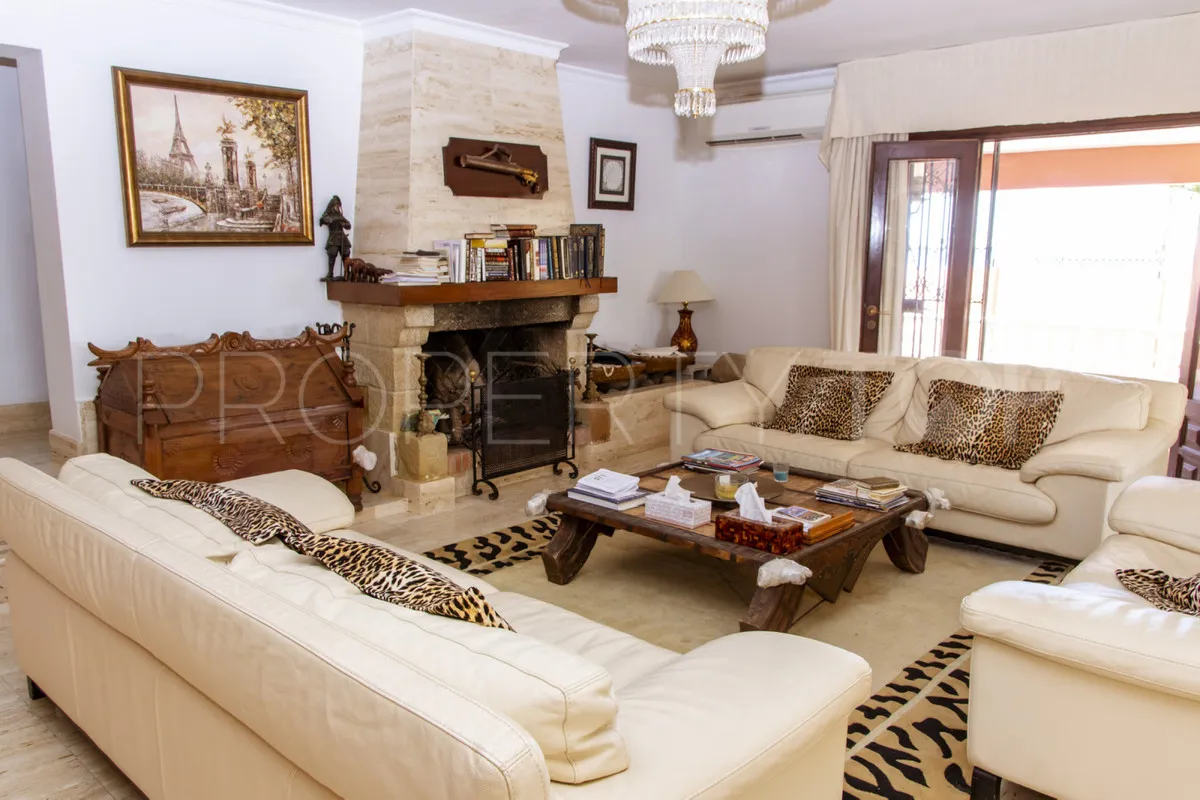 Estepona villa for sale