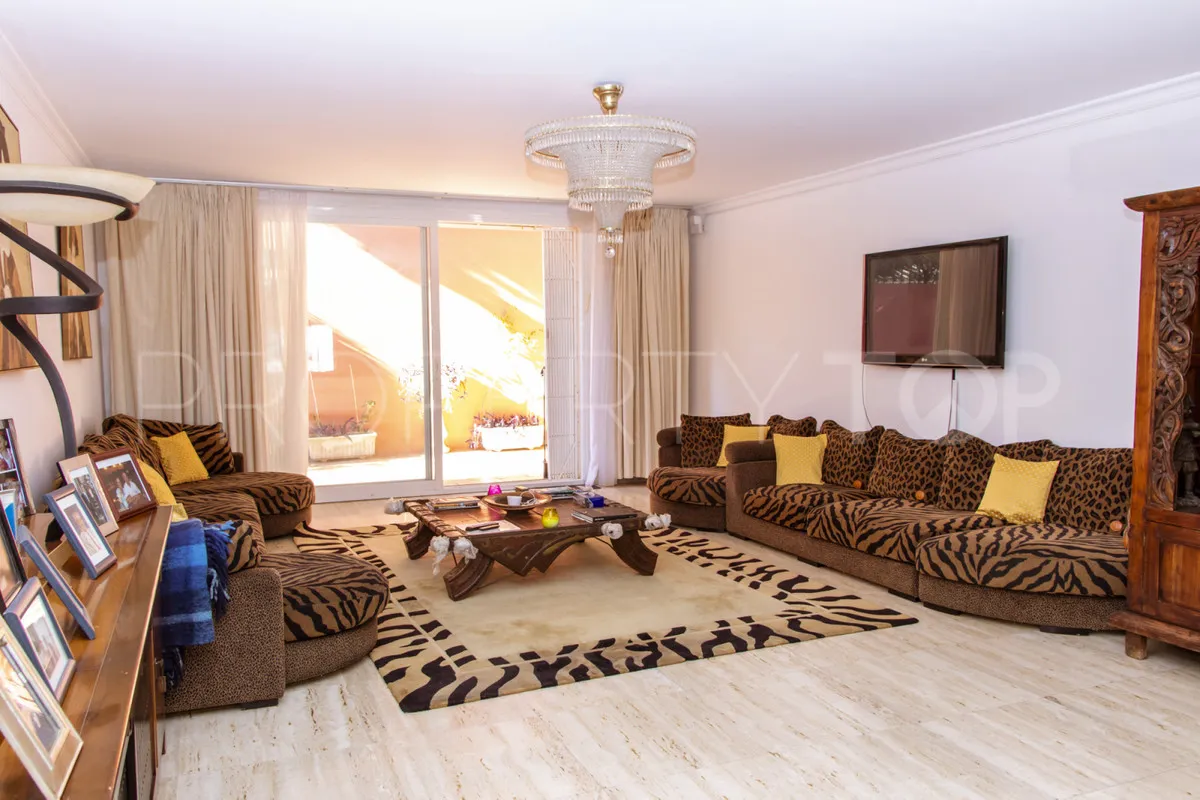 Estepona villa for sale