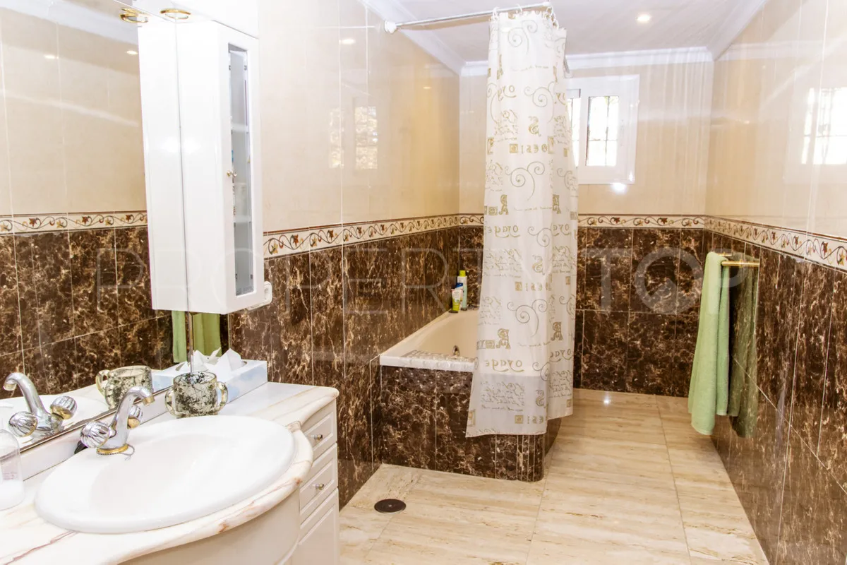 Estepona villa for sale