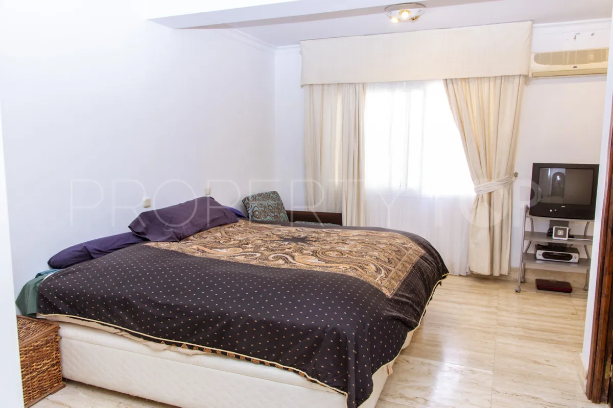 Estepona villa for sale