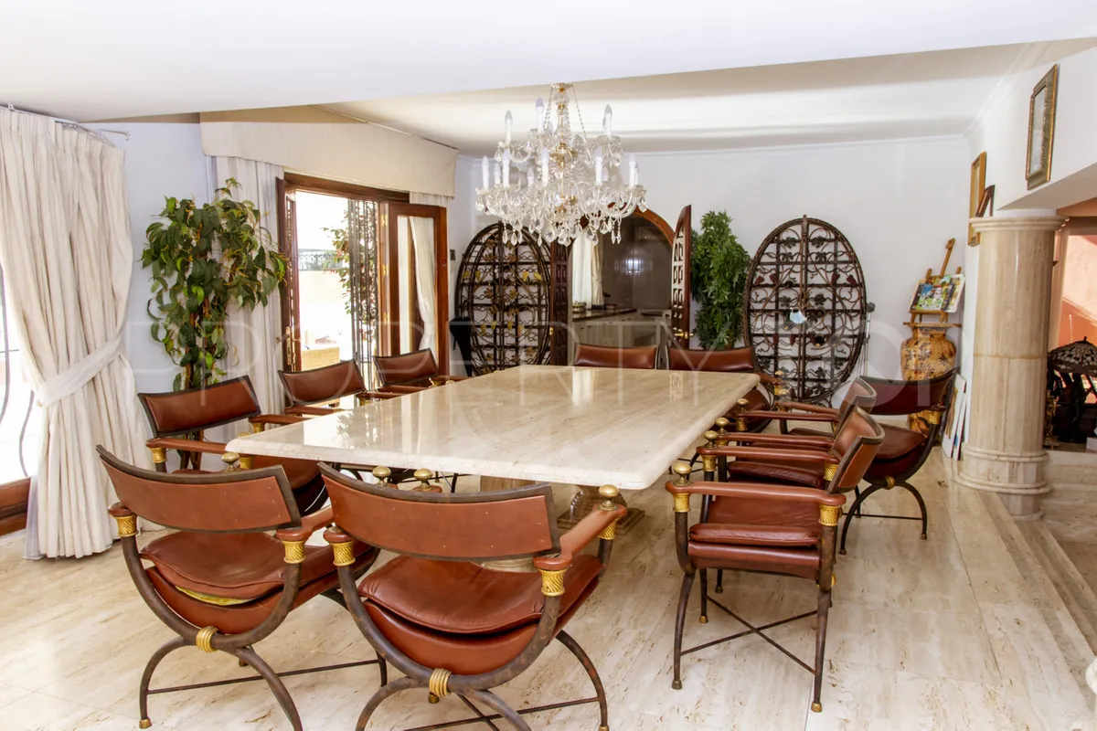 Estepona villa for sale