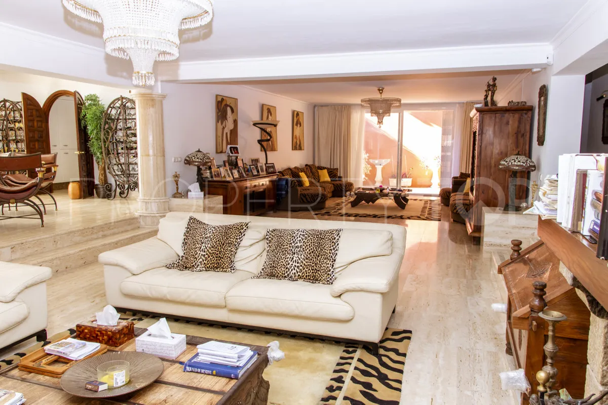 Estepona villa for sale