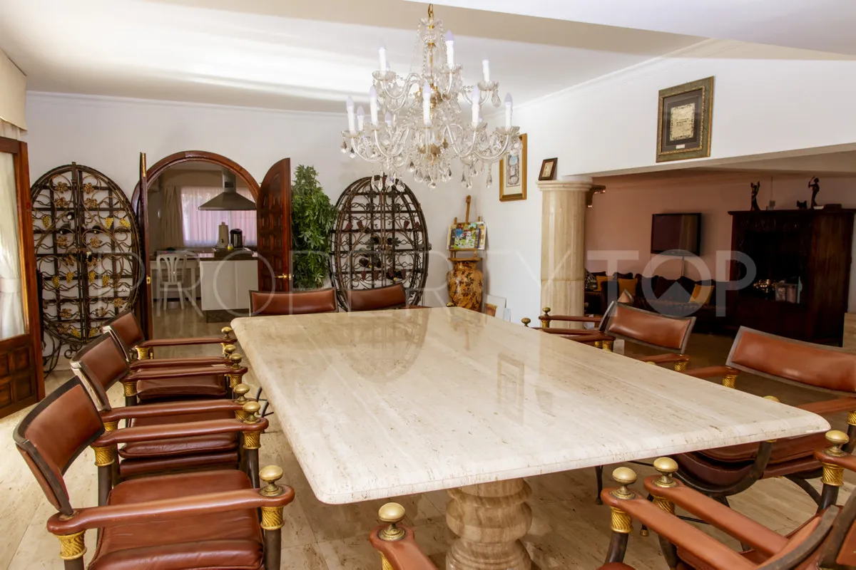 Estepona villa for sale