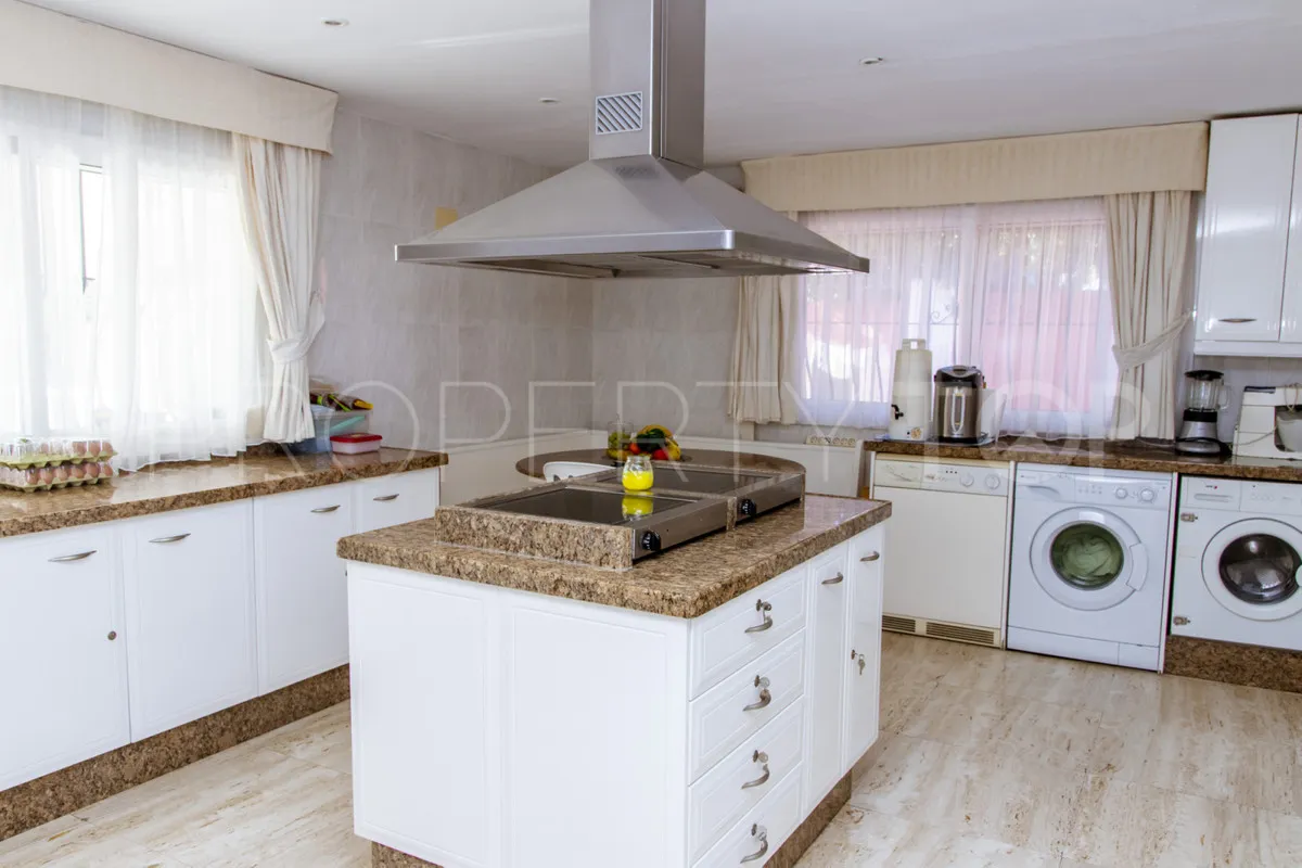 Estepona villa for sale