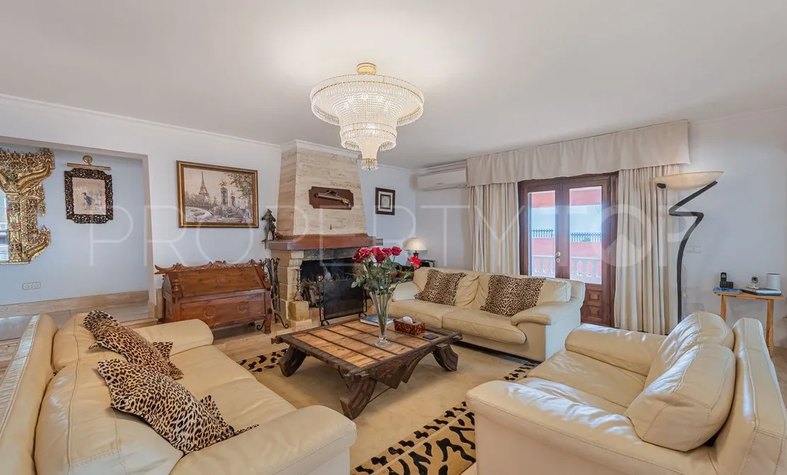 Estepona villa for sale