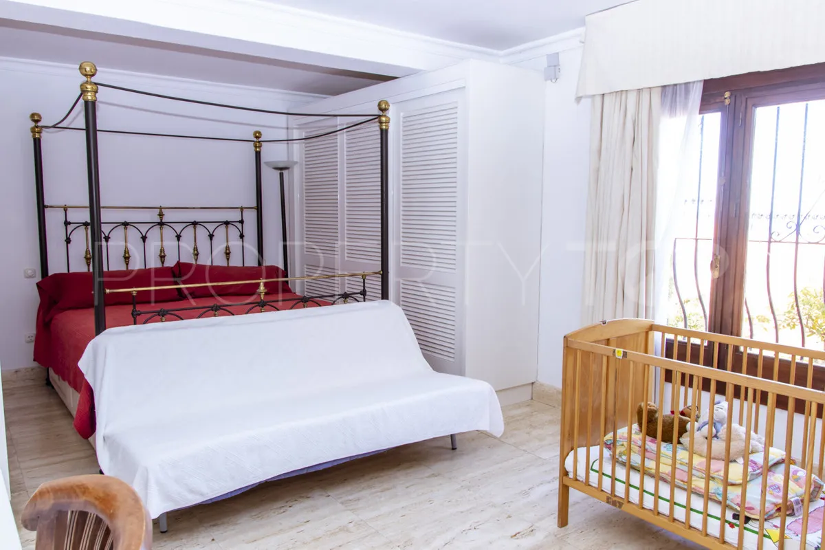 Estepona villa for sale