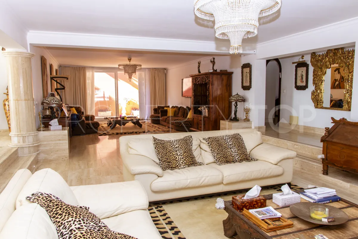 Estepona villa for sale