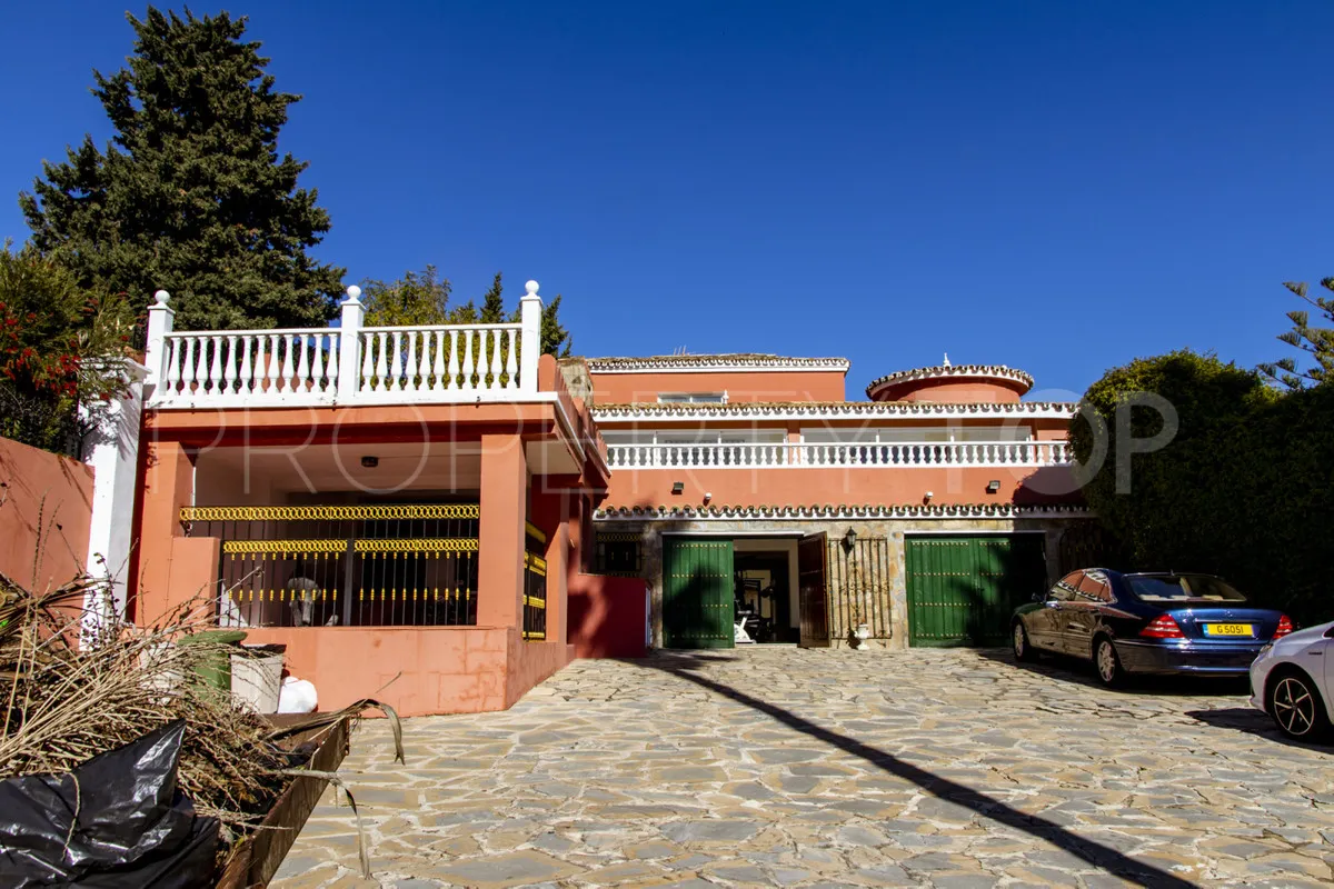 Estepona villa for sale