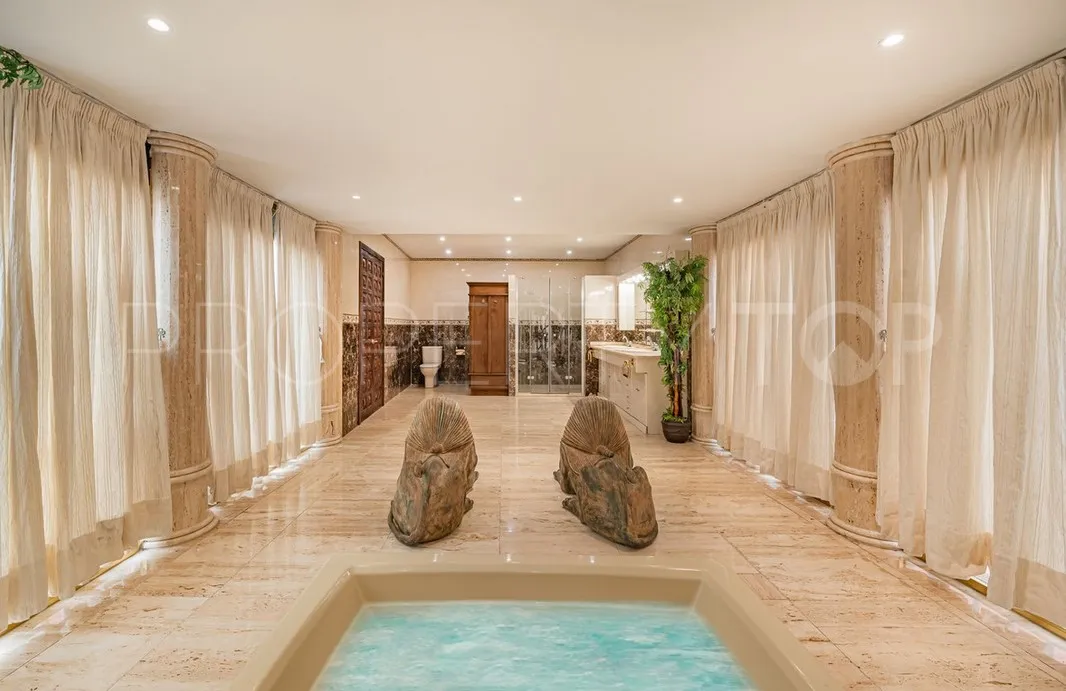 Estepona villa for sale