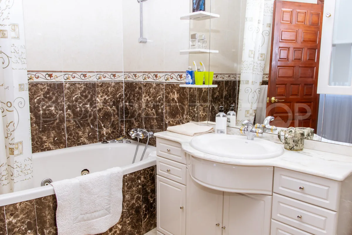 Estepona villa for sale