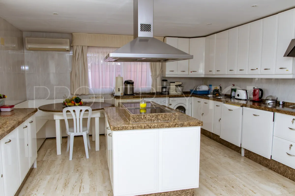 Estepona villa for sale