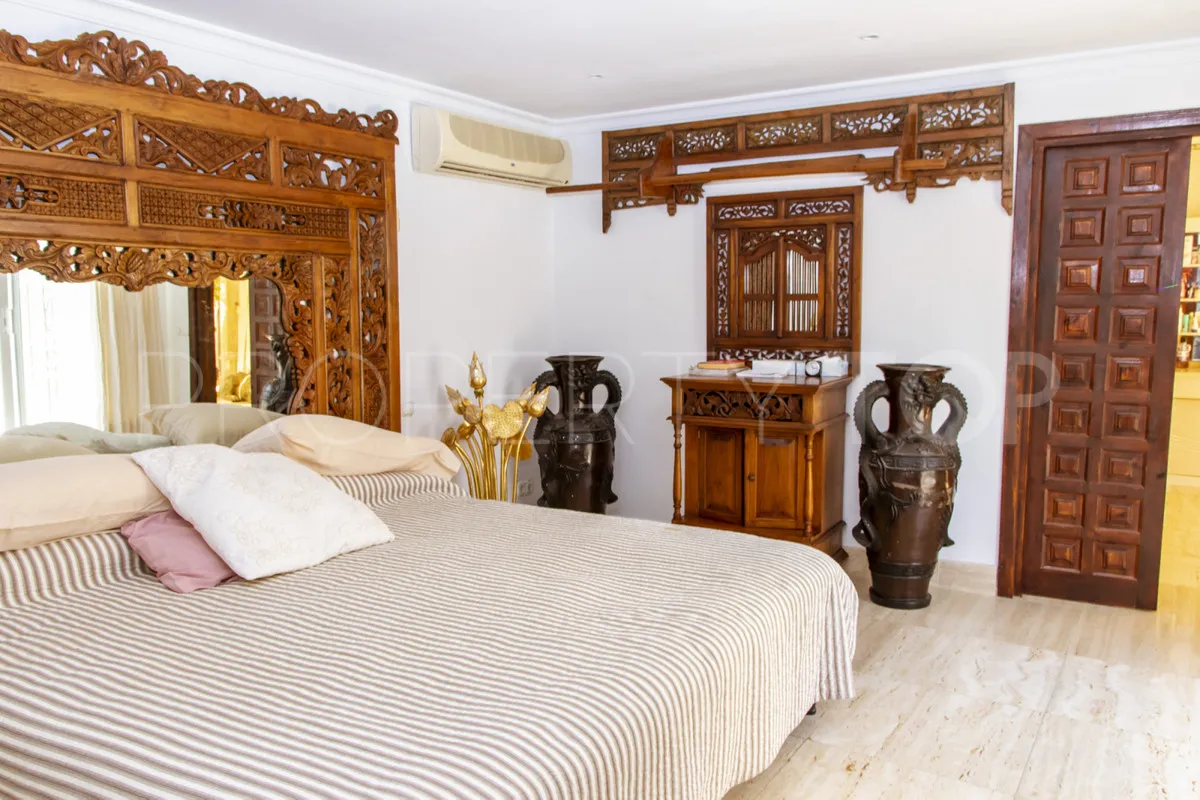 Estepona villa for sale