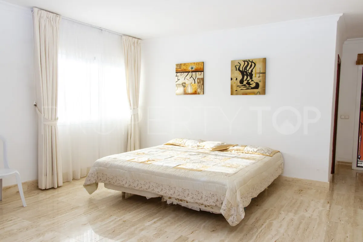 Estepona villa for sale