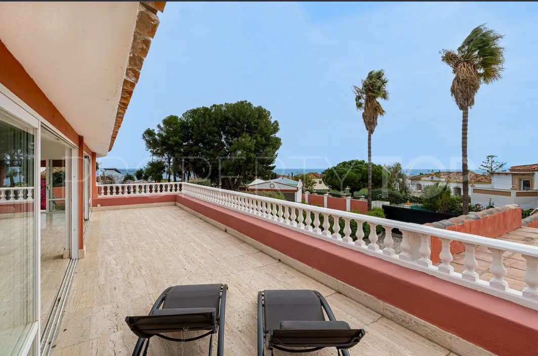 Estepona villa for sale