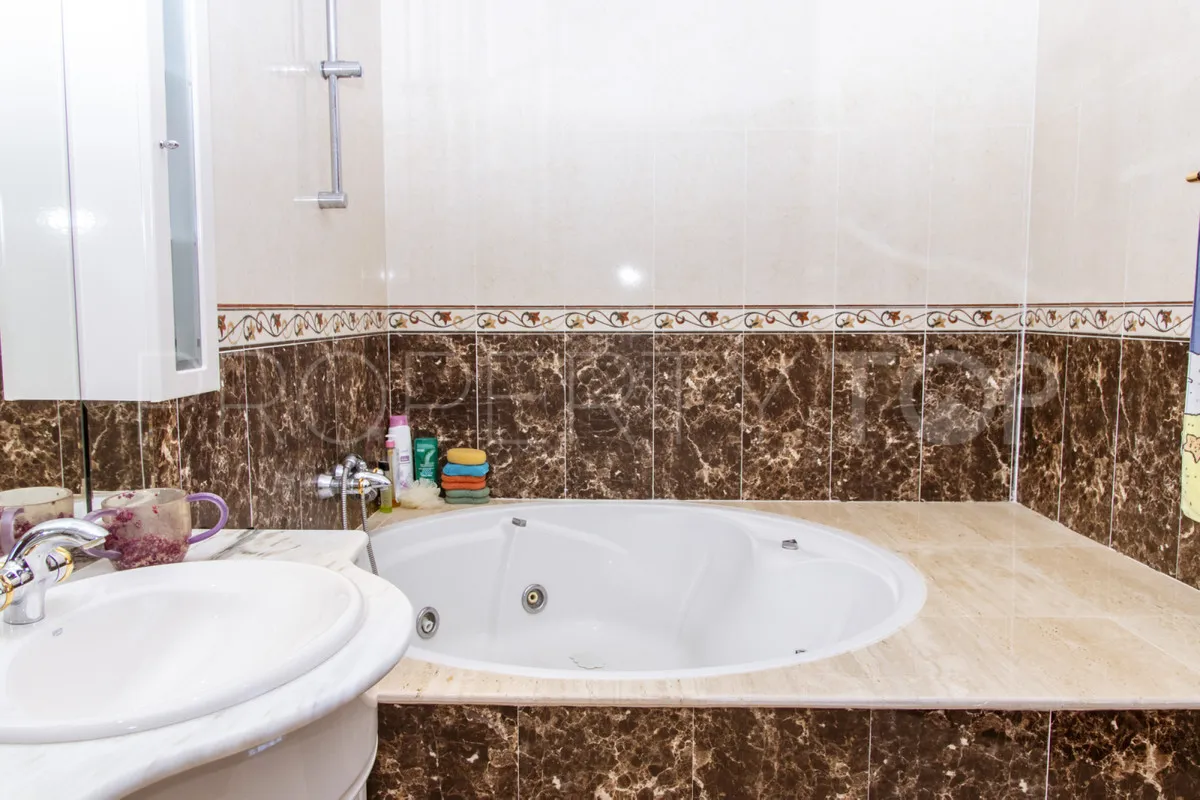 Estepona villa for sale
