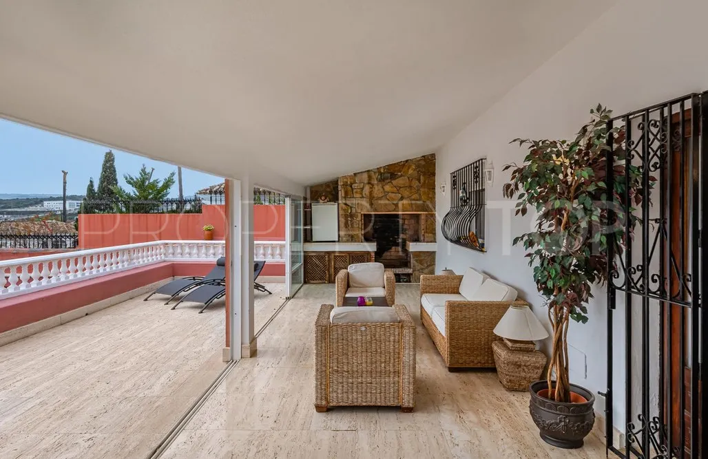 Estepona villa for sale