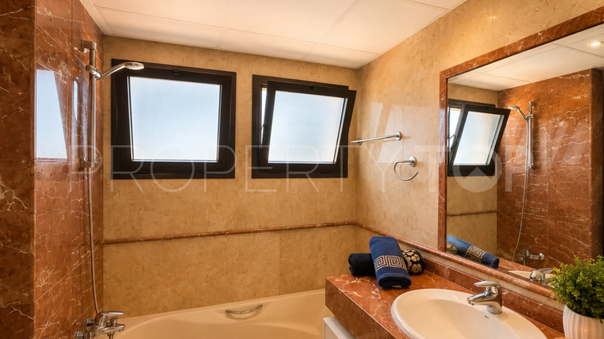 Atico duplex en venta de 3 dormitorios en Hacienda del Sol