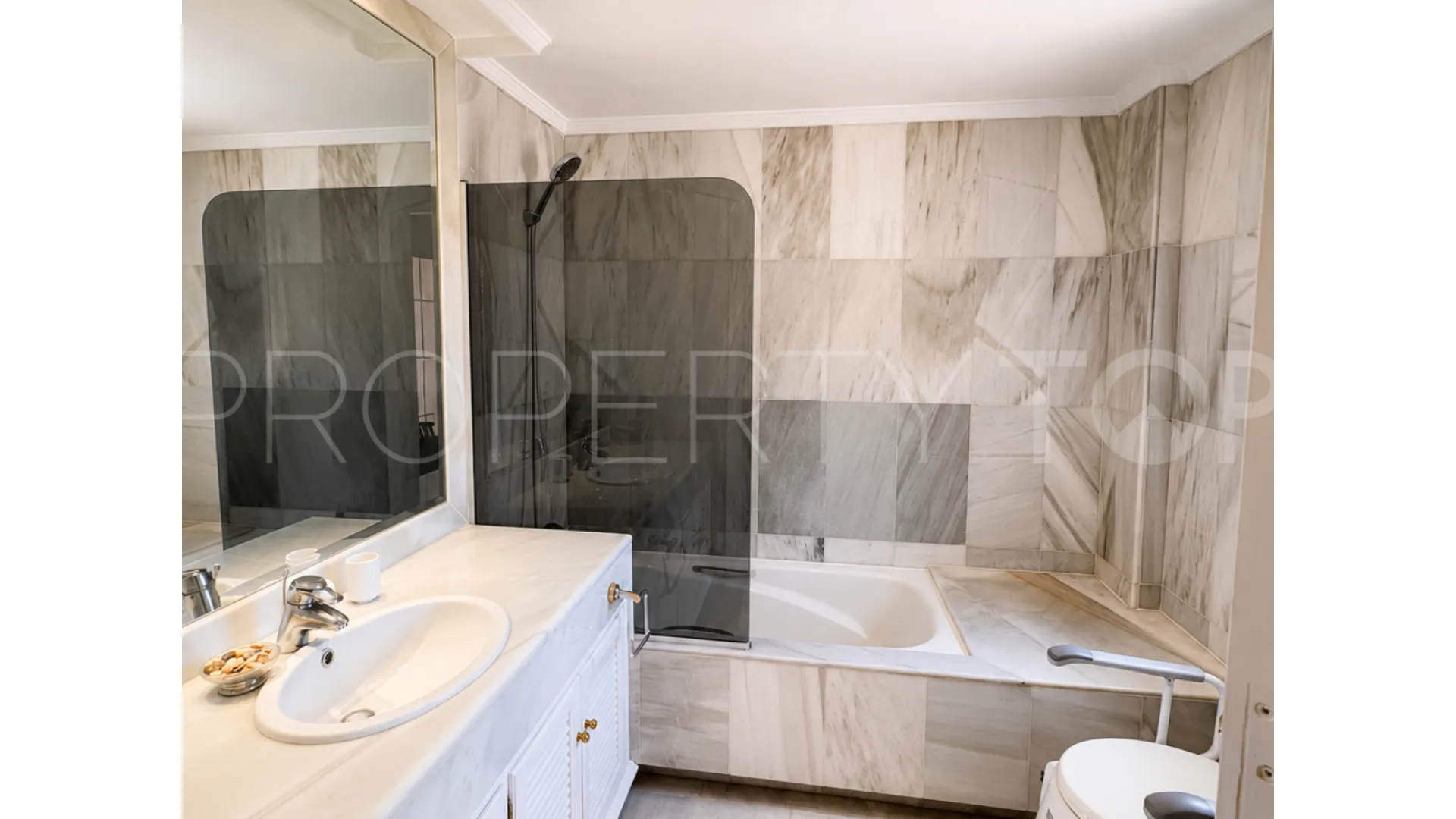 For sale apartment with 3 bedrooms in Les Belvederes