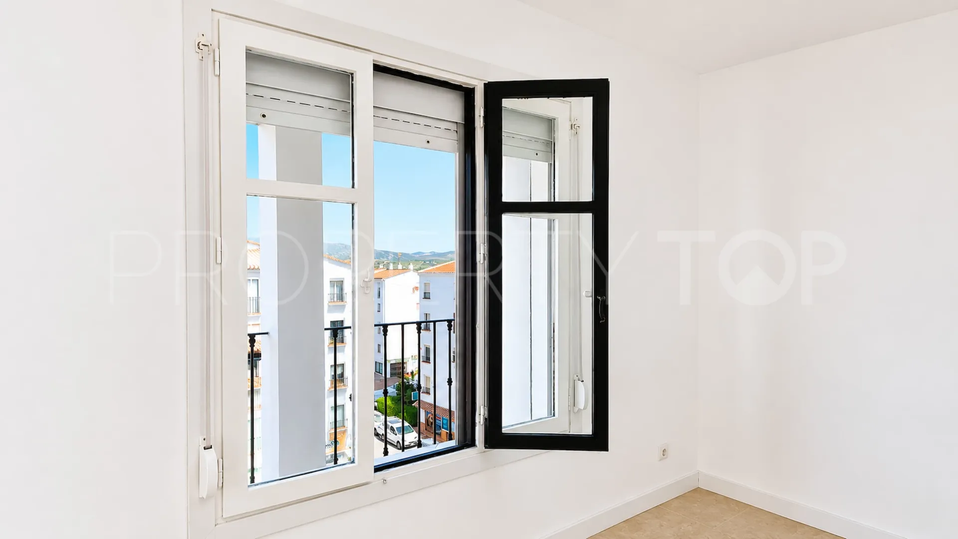 For sale apartment in Sabinillas with 1 bedroom